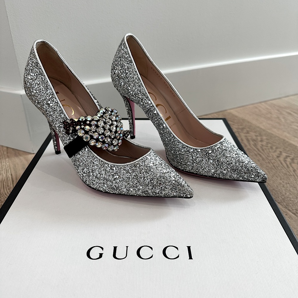 Gucci Argento pumps with removable heart crystal detail
